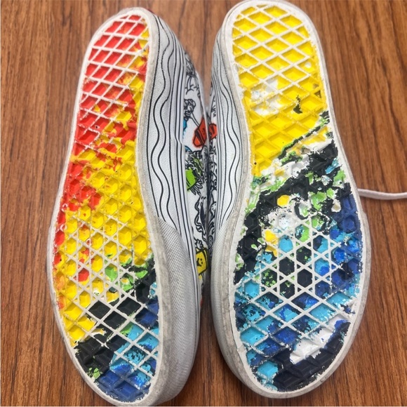 Vans Kids' White Crayola Multicolor Graphic Canvas Sneakers Size 1.5 EUC - Picture 4 of 9